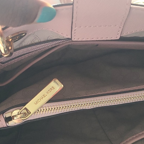 Michael Kors Handbag - Picture 11 of 12